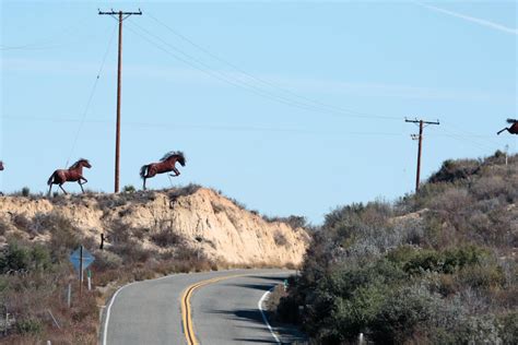 metal running house sculpture highway 101 california|Where T. Rex and horses roam: Ricardo Breceda’s studio in .